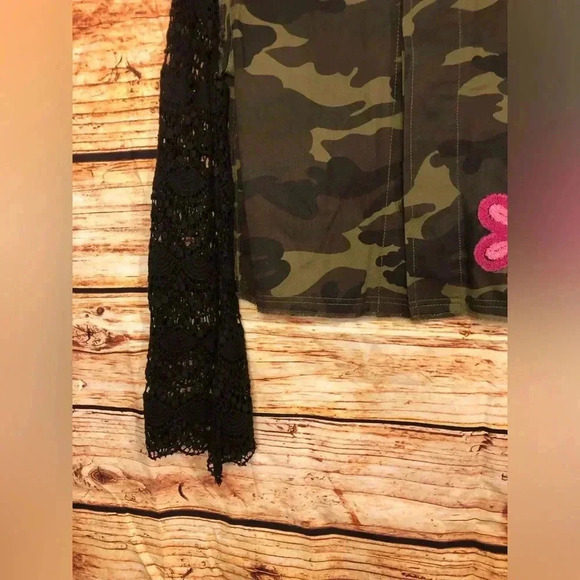 Lace Sleeve Camo Jacket - Picture 4 of 16